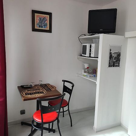 Gite Pour 6 Ou Chambre Pour 2 A Formigny מראה חיצוני תמונה